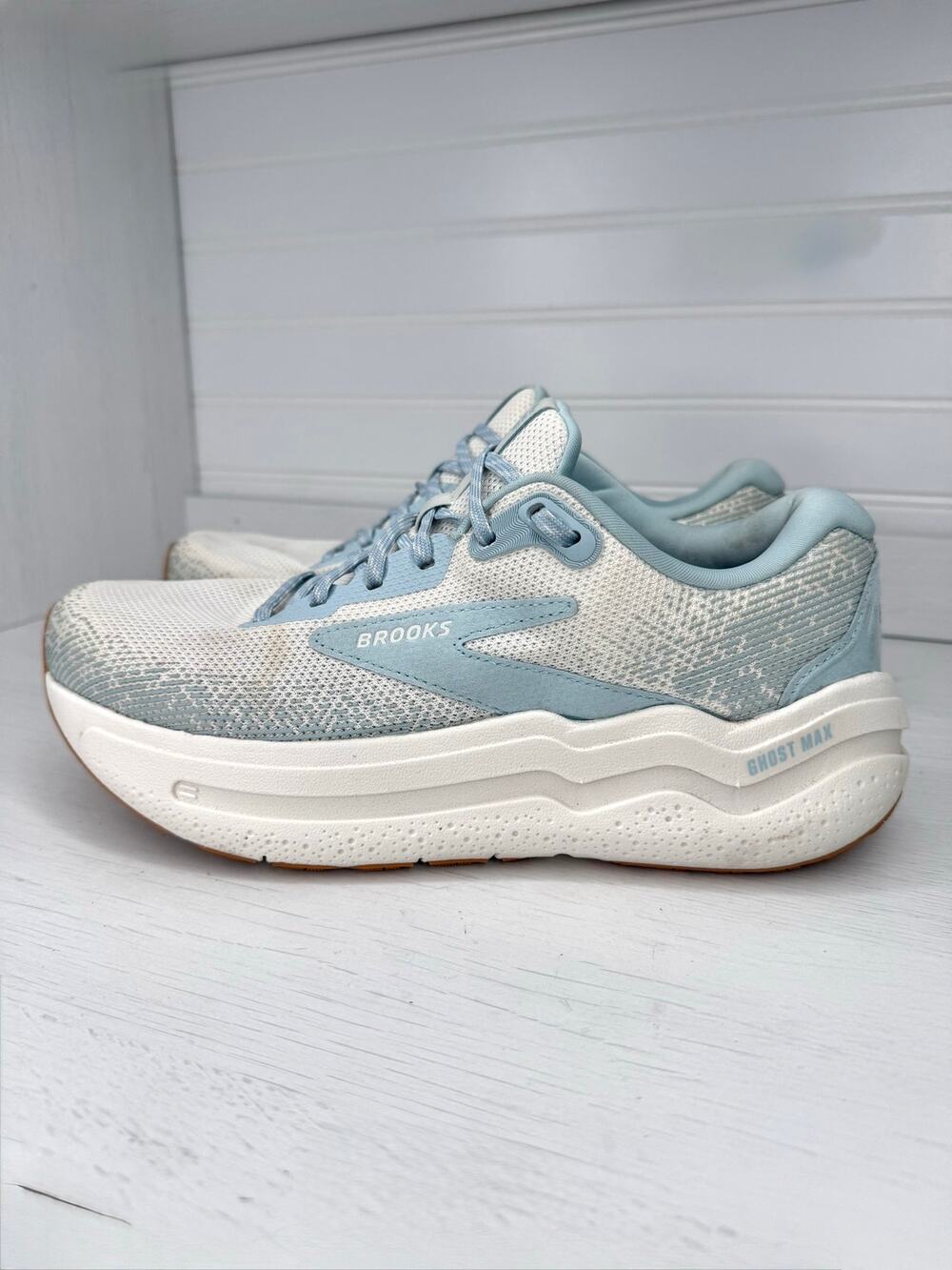 Brooks Ghost Max 2 Womens 8.5 B Coconut Milk Winter Sky Running Shoes 120420